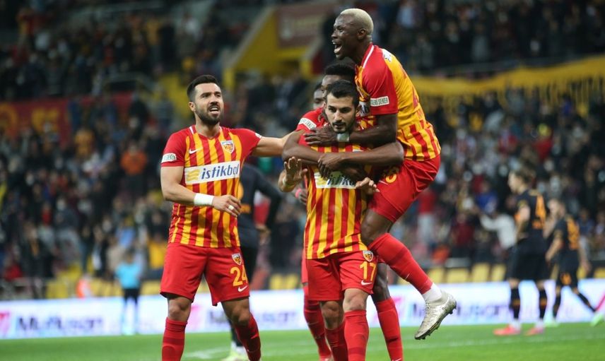 Galatasaray, Süper Lig'e Son 32 Yılın En Kötü Başlangıcını Yaparak Dikkatleri Üzerine Çekti!