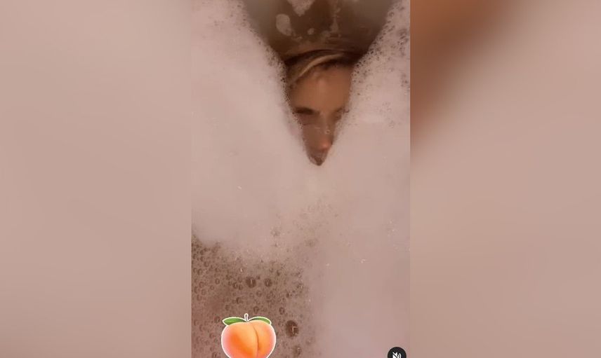 Nihal Candan banyo keyfini çırılçıplak çektiği videosu ile paylaştı sosyal medyada yorum yağdı!