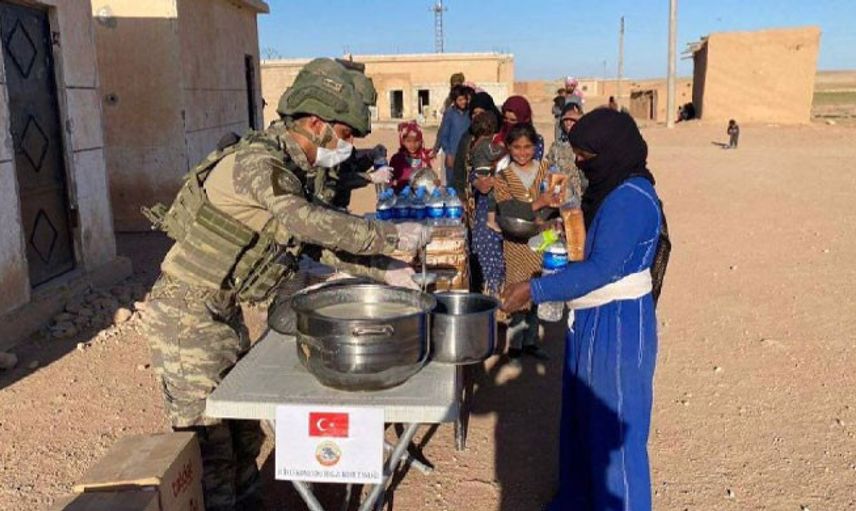 Mehmetçik Yardım Elini Barış Pınarı Bölgesine Uzattı