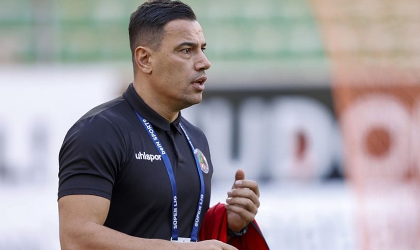 Aytemiz Alanyaspor'da Bülent Korkmaz İle Yolların Ayrıldığı Resmen Açıklandı!