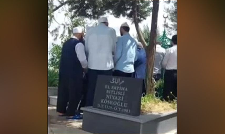 Sosyal medya ikiye bölündü
