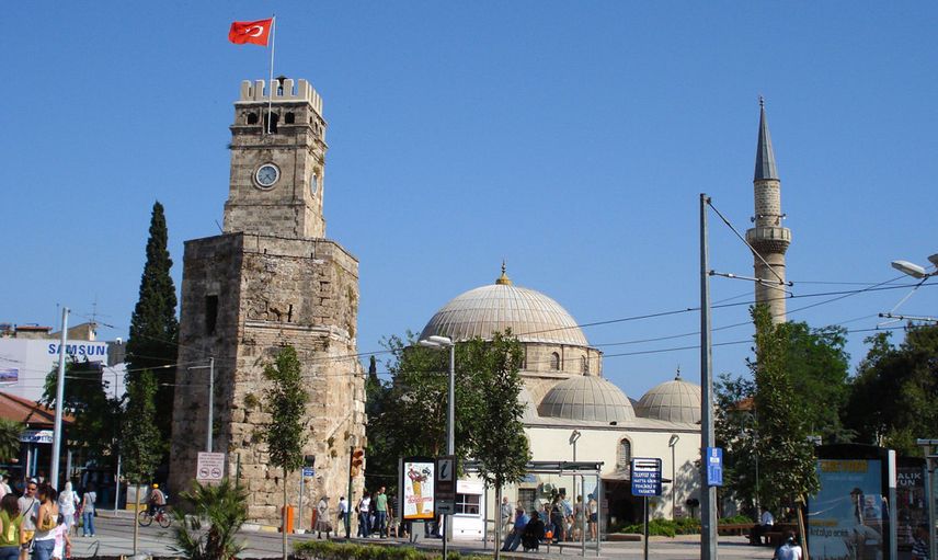 AKDENİZ'İN SAAT KULELERİ