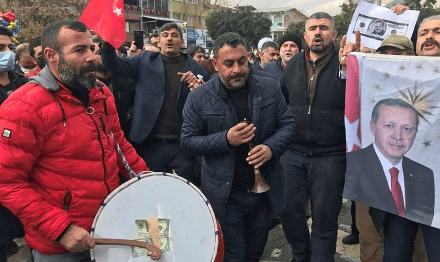 Dövizde Yaşanan Düşüş Yurt Genelinde Sevinç Gösterine Sahne Oldu