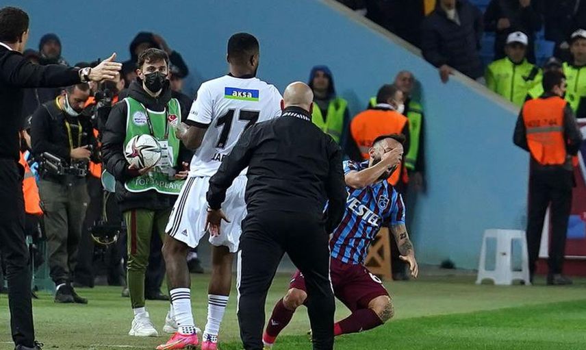 Trabzonspor ile Beşiktaş'ın arasında oynanan maça damga vuran Cyle Larin hakkında Güntekin Onay'dan ilginç benzetme geldi!