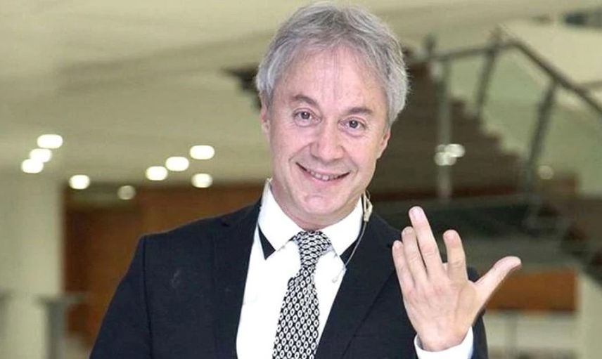 Tören istemiyorum yakılmak istiyorum demişti: Metin Uca'nın cenaze namazında büyük saygısızlık! İmam cenaze namazını kılarken…