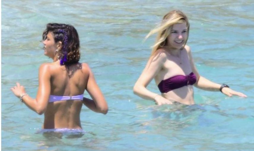 Selma Ergeç Bodrum'a Çıkarma Yaptı! Fiziğiyle Gençlere Taş Çıkarttı