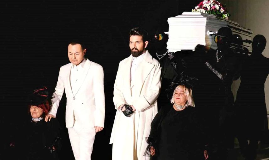 Serdar Ortaç'a hırsızlık şoku! Ünlü şarkıcının tabutu çalındı