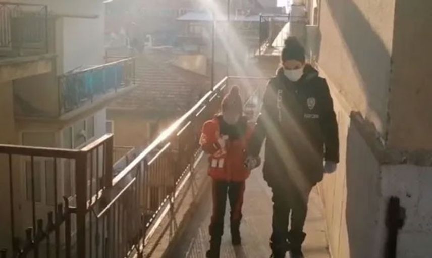 Alıcı Kılığına Giren Polis Baskın Düzenledi