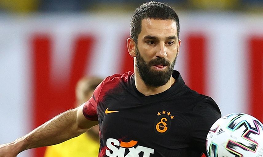 Galatasaraylı Arda Turan'ın Garsona Karşı Davranışı Gündem Oldu!