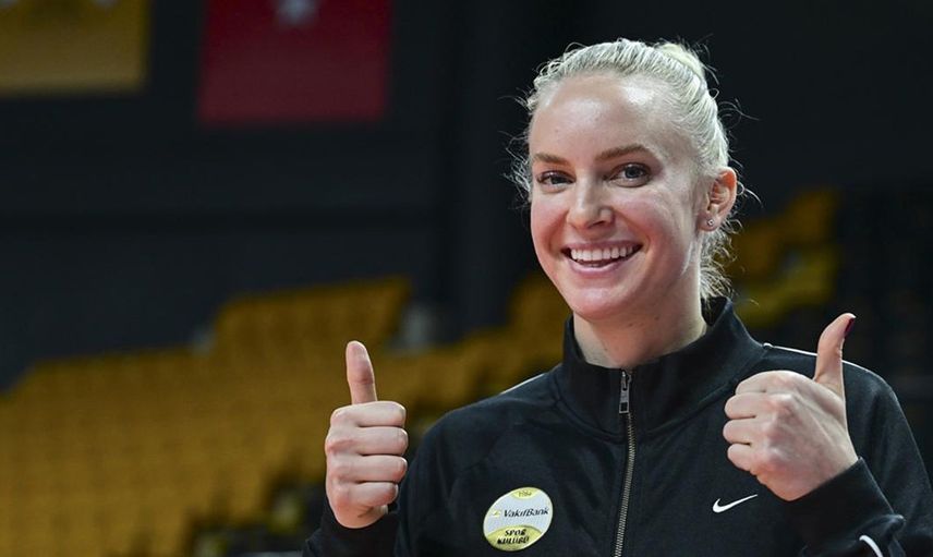 Dudak dudağa geldiler: Vakıfbank oyuncularından Cansu ve Ali Frantti'den şaşırtan sevinç!