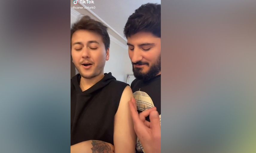 Rezillikleri arşa çıktı! TikTok fenomeni Caner ve Nejdet yatakta çektikleri görüntüleri paylaştı