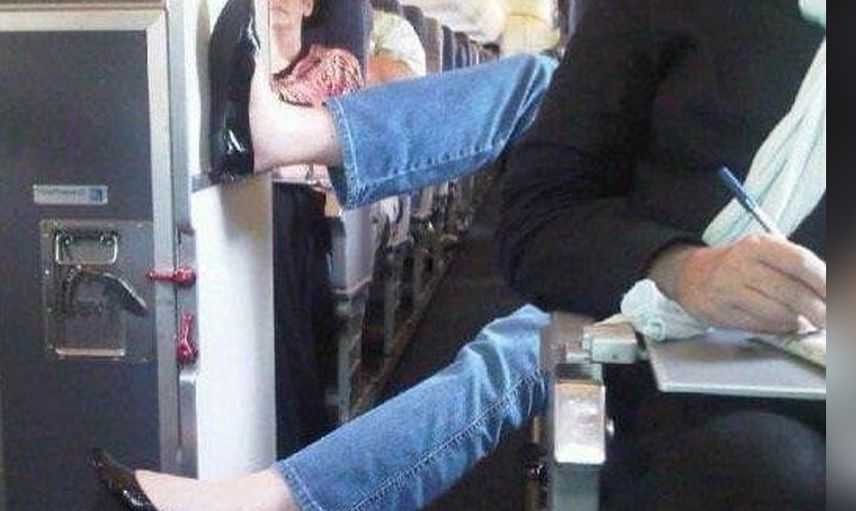 Yolculuklarda yaptıkları uygunsuz davranışlarla dikkat çeken tuhaf insanlar