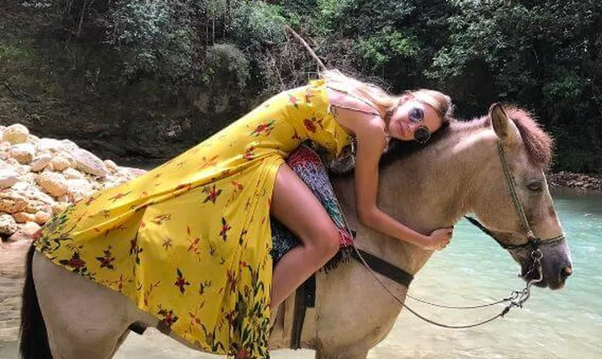 Şeyma Subaşı'nın Yeni Saç Rengini Görenler Hayrete Düşüyor!