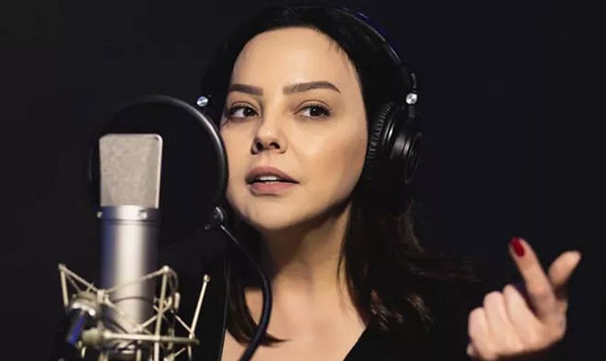 Ebru Gündeş sevenlerini korkuttu! Annesinin vefatından sonra ilk kez sahneye çıkan ünlü isim sahnede zor anlar yaşadı