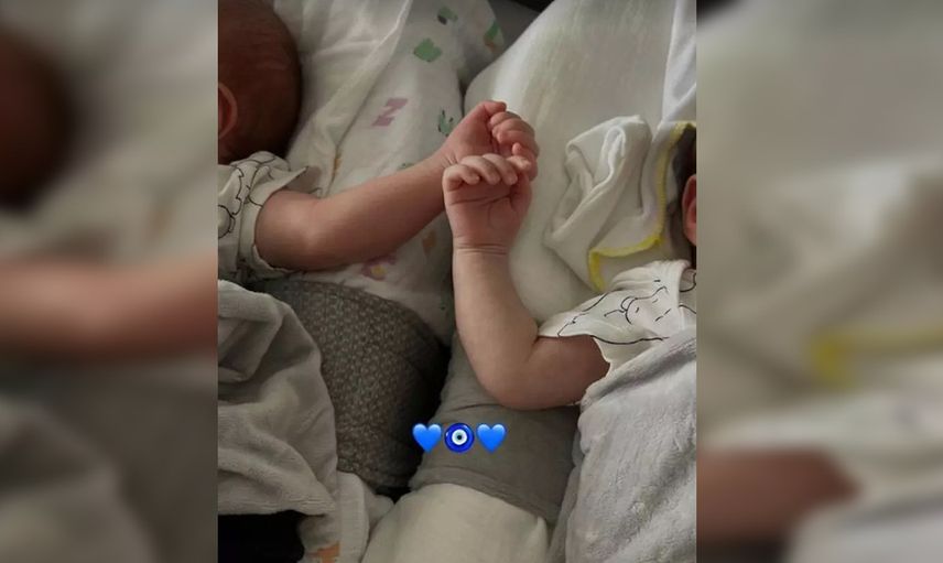 İbrahim Tatlıses'in gelini Yasemin Şefkatli ikiz bebeklerini gösterdi!