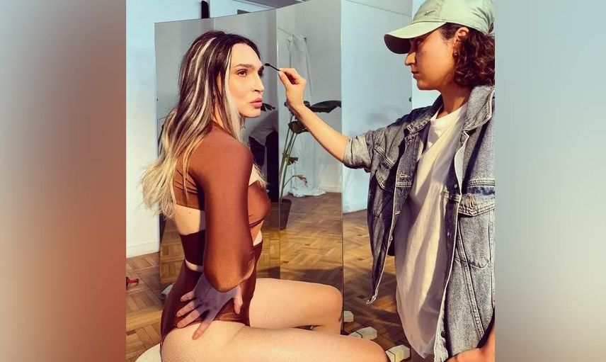 Seksi pozlar verdi