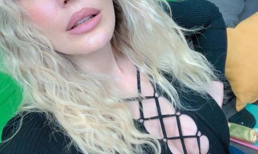 Kalça Dansı Nedeniyle İşinden Kovulan Hande Sarıoğlu'ndan Bir Olay Paylaşım Daha!