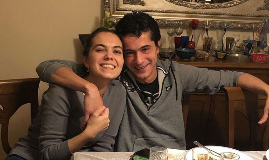Yeteneği Abisinden Geliyor: Ünlü Oyuncu, Mahkum Dizisinin Psikopat Barış’ı İsmail Hacıoğlu’nun Kardeşi Çıktı