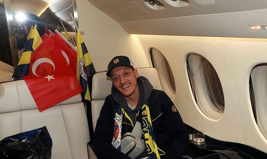 Mesut Özil Transfer İddialarını Yalanladı!