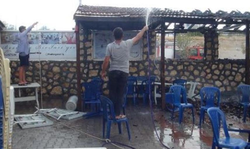 Ünlü Türkücüye Yangın Şoku!