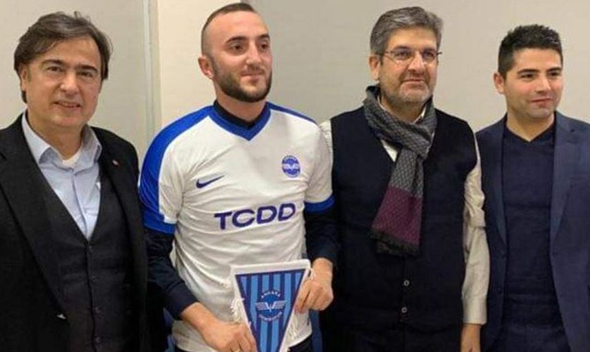 Liverpool'un Eski Yıldızı Samed Yeşil, Fabrikada İşçi Oldu!