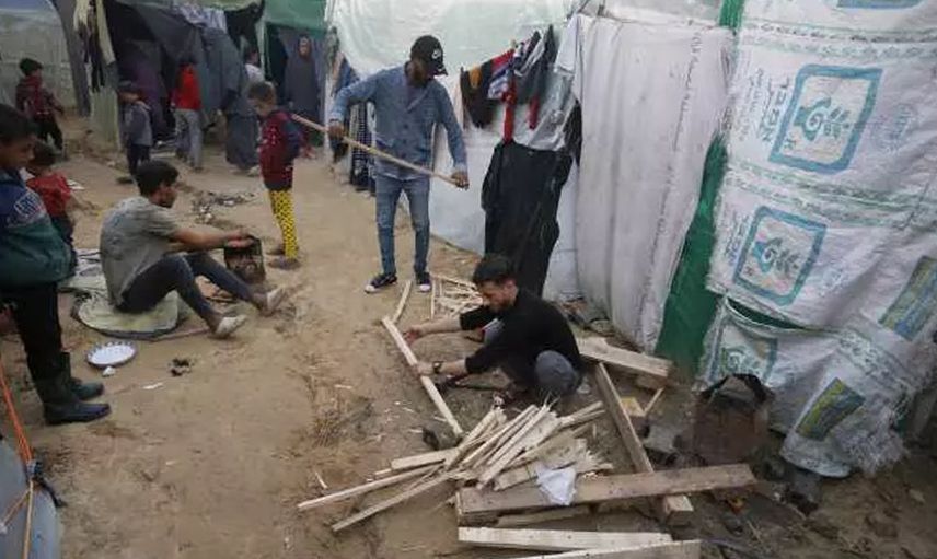 Filistinliler çadırlarda soğuk havayla mücadele ediyor: İşte o yürek yakan görüntüler...