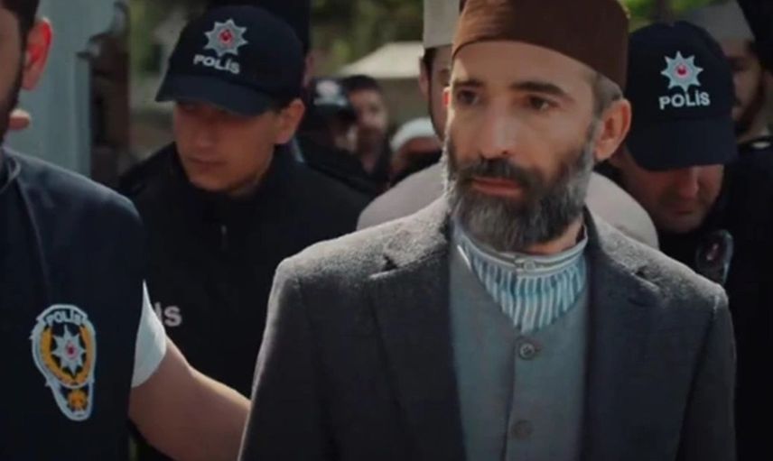 Kızıl Goncalar dizisinde ses getiren sahne! Tarikata polis baskını: ''Türkiye laiktir laik kalacak!''