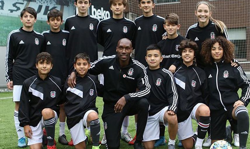 Beşiktaşlı Atiba Hutchinson İle İlgili Kritik Gelişme!