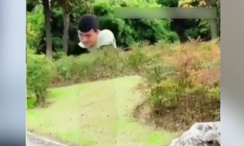 Görünmezlik gerçek oldu! Sosyal medya bu adamı konuşuyor Harry Potter'ın görünmezlik pelerini gerçek hayatta göründü