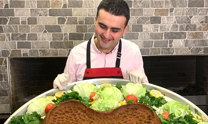 CZN Burak Umre ziyaretine gitti çektirdiği fotoğraflar olay oldu
