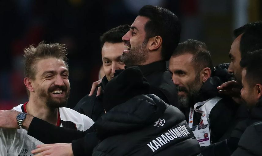Fatih Karagümrük'ün Yeni Teknik Direktörü Volkan Demirel Alkış Aldı!