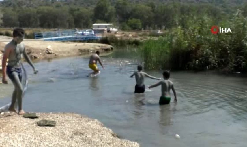 Kükürtlü Su Havuzunun Ününü Duyan Antalya’ya Geliyor Ama Bir Dakikadan Uzun Kalamıyor
