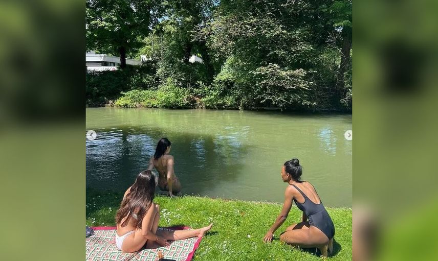 Dua Lipa minicik bikinisi ile yüzmeye çalıştı her yeri göründü ünlü isim frikik yağdırdı