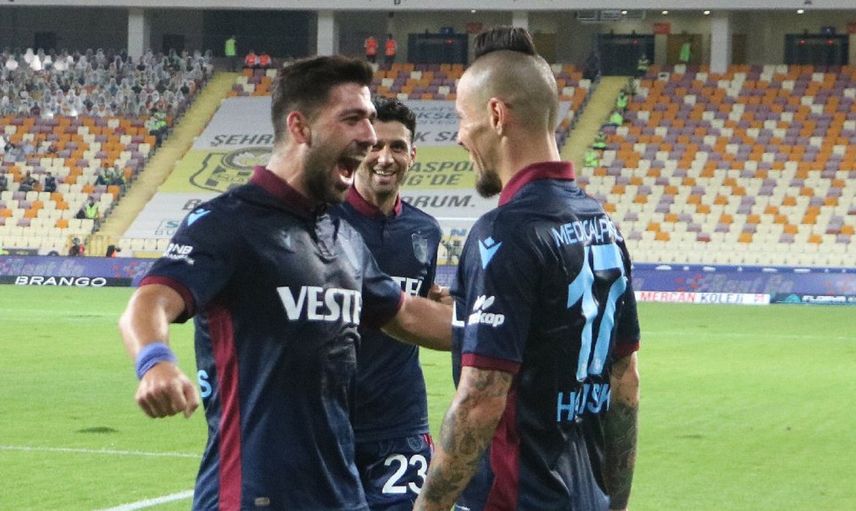 Trabzonspor'un Karagümrük Maçında Bakasetas'ın ve Marek Hamsik'in Oynamasıyla İlgili Önemli Gelişmeler Var!