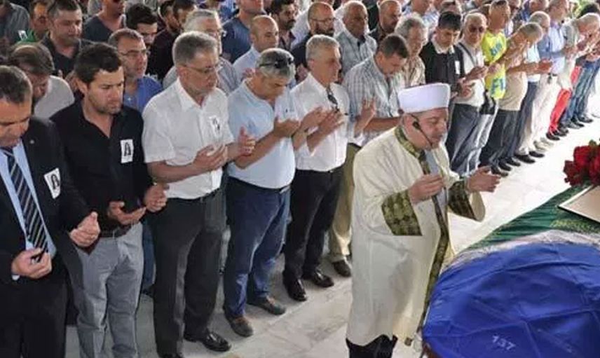 İmam cenazede öyle bir ağladı ki!