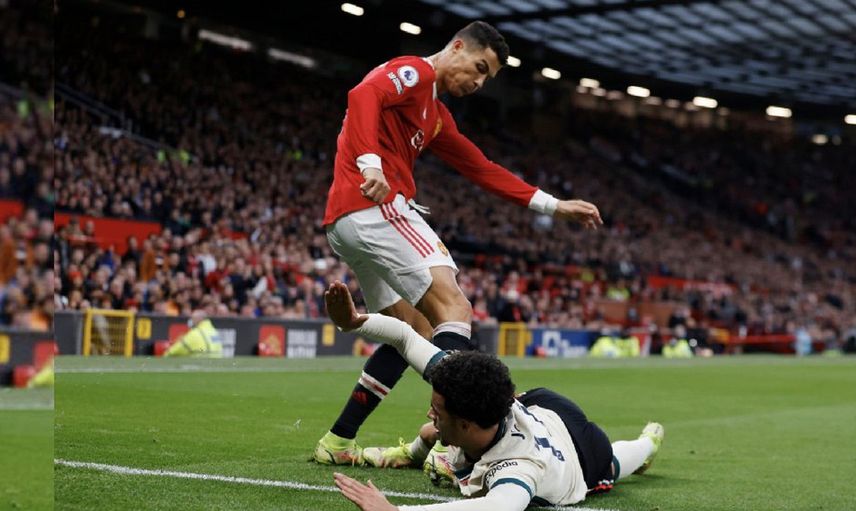 Cristiano Ronaldo Manchester United-Liverpool Maçında Sinirlerine Hakim Olamadı!
