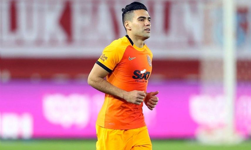 Galatasaray'da Radamel Falcao Krizi!