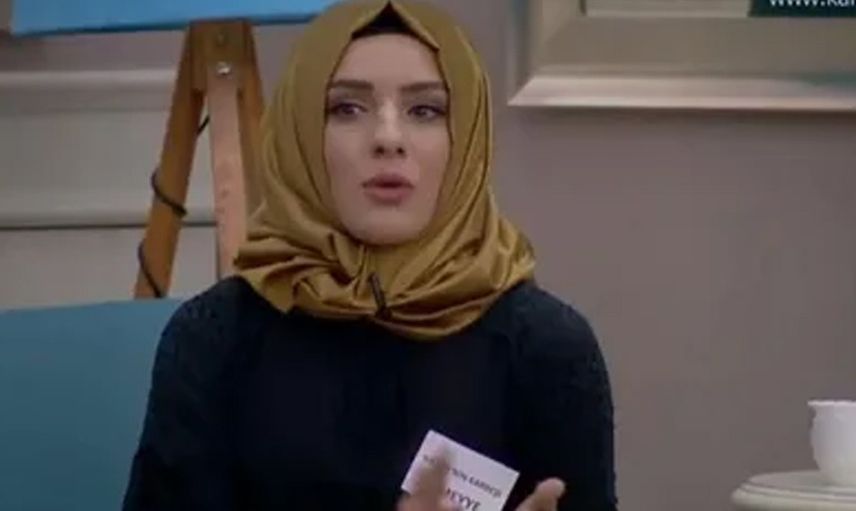 Kısmetse Olur'un Tesettürlü Yarışmacısı Sümeyye Taşkın Açıldı! O Pozları Sosyal Medyada Tepki Çekti