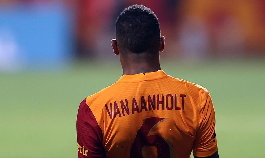 Galatasaray'ın yıldız isimlerinden Patrick Van Aanholt'un Fatih Terim'in görevden ayrılması hakkında söylediği sözler büyük ses getirdi