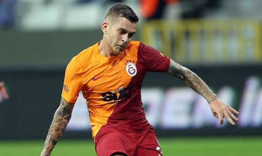 HANGİ MEVKİDE OYNUYOR?