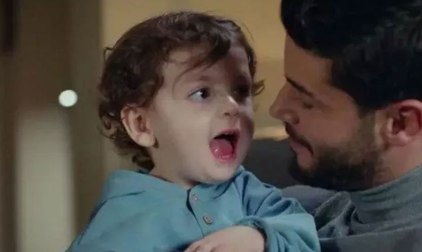 Yasak Elma dizisinde pes dedirten olay! El kadar çocuğun gözü önünde alem yaptılar alkoller havada uçuştu yok mu buna dur diyecek birisi