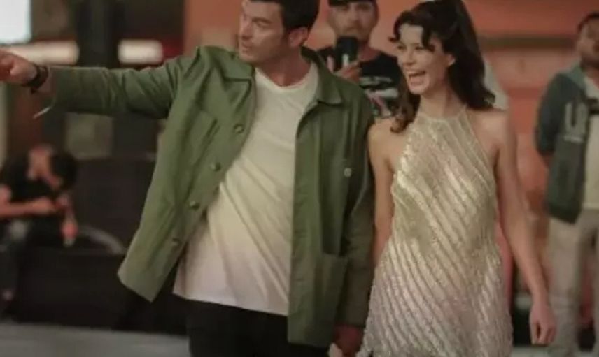 İstanbul İçin Son Çağrı filmiyle dikkatleri üzerine çekmişti: Ödül törenindeki sahne tarzı olay oldu!