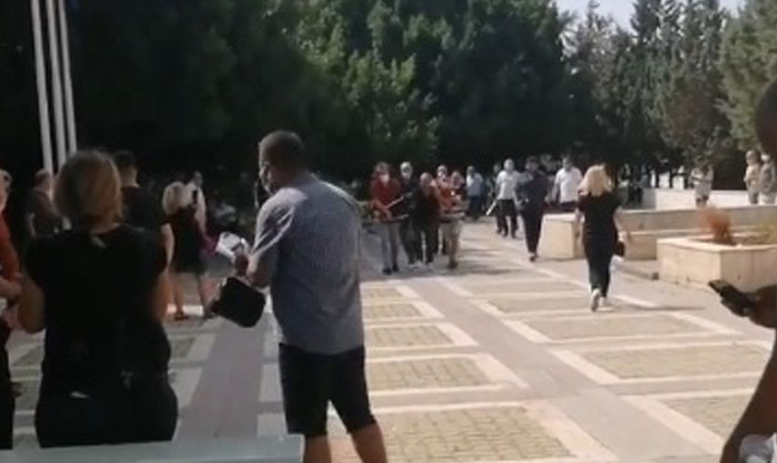 Değişmeyen Manzara: Sınava Geç Kalan Öğrenciler