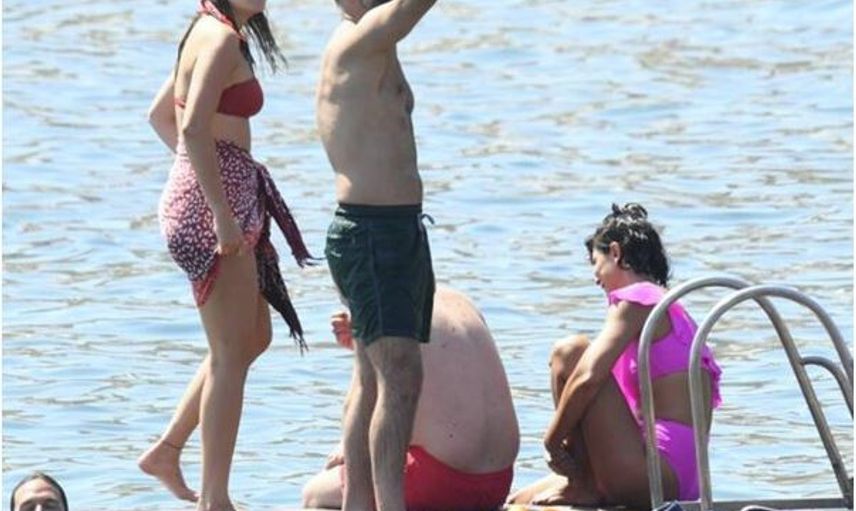 Alina Boz ve Sevgilisi Mithat Can Özer Tatil Sezonunu Açtı!