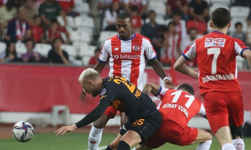 Ayhan Akman Antalyaspor - Galatasaray maçının ardından çok ağır eleştirilerde bulundu