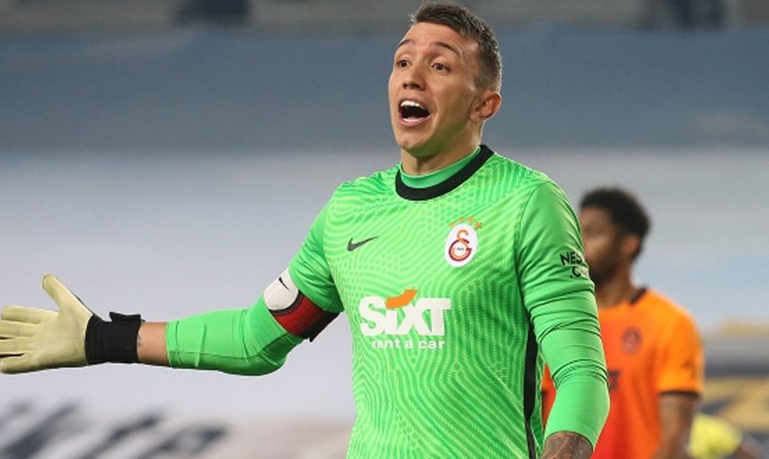 Galatasaray'de Fenerbahçe Derbisi Öncesi Fernando Muslera'nın Performansı Takımı Endişelendiriyor!