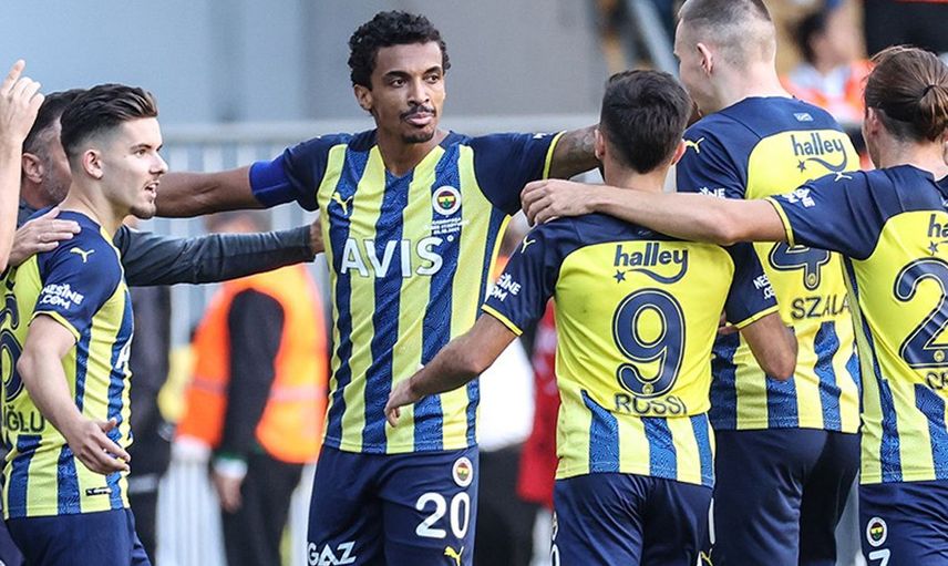 Fenerbahçe'de Mesut Özil, Vitor Pereira'ya Tepki Gösterdi!