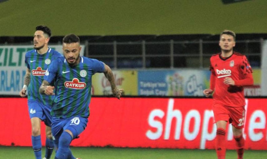 Rizespor-Beşiktaş Karşılaşmasında Gerginlik!