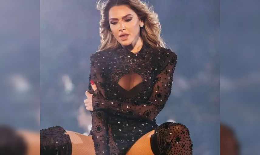 Ünlü şarkıcı Hadise'den evinde verdiği partideki konuklarına özel şov: Temizlik sopasıyla cesur dans!