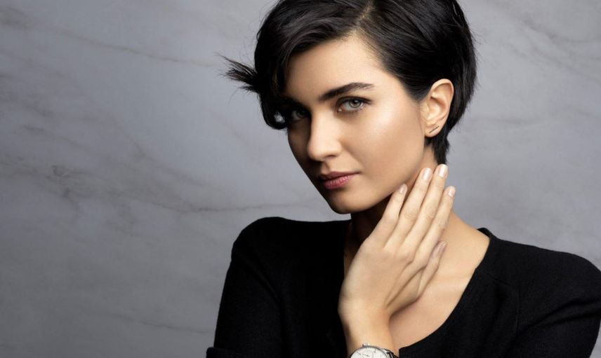 Makyajsız Poz Veren Ünlülere Tuba Büyüküstün de Eklendi